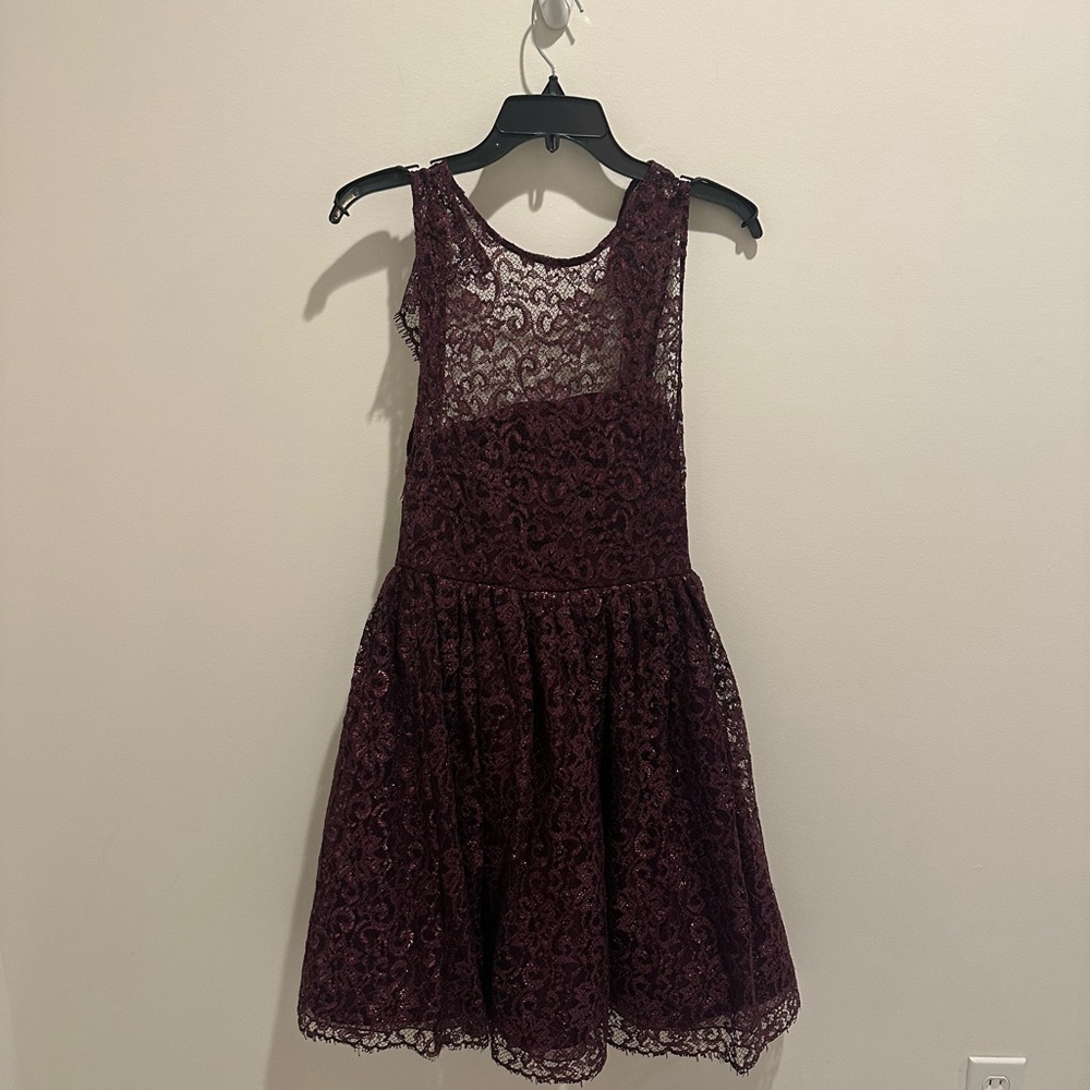 Alice and Olivia Ophelia Lace Dress in Burgundy